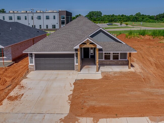 Building Photo - Newer Home available Mid-August 2026- Mustang Park- Storm Shelter