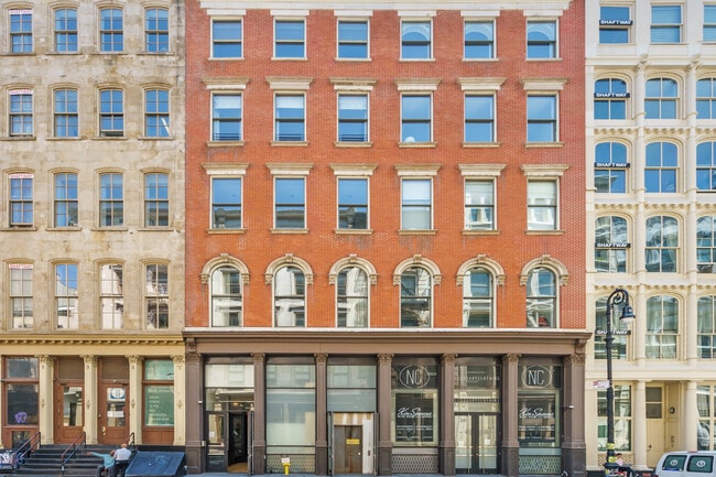 Building Photo - 22 Mercer St