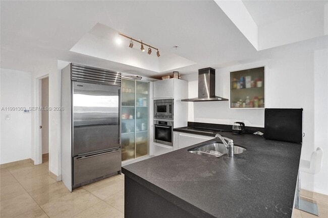 Building Photo - 18201 Collins Ave