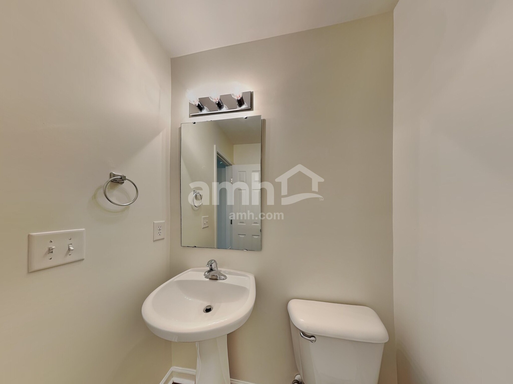 Building Photo - 250 Farrington Dr