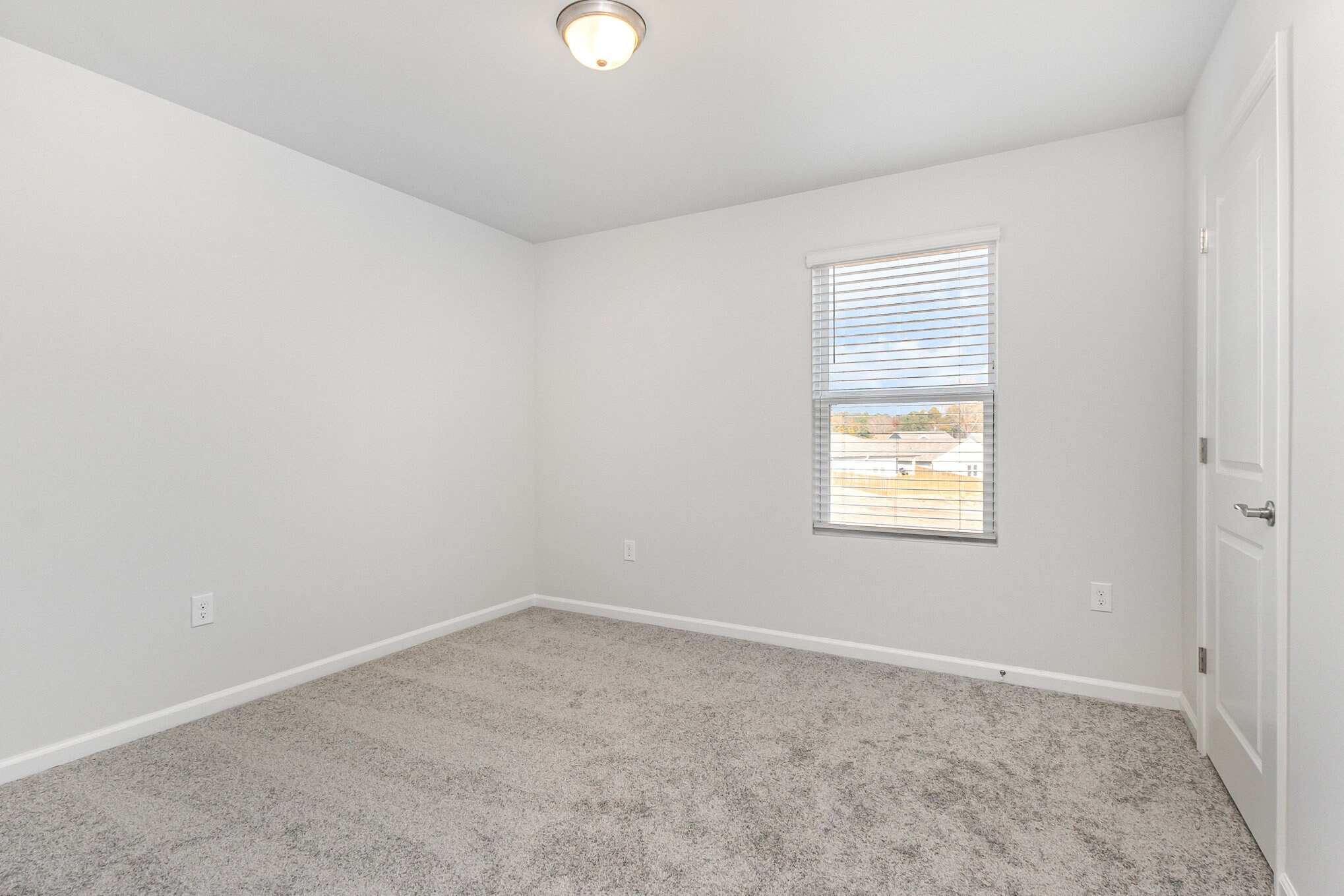 Building Photo - 1425 Rhodes Pond St