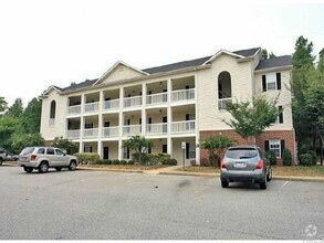 Building Photo - *Move In Special* 3 Bed | 2 Bath Condo nea...