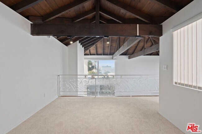 Building Photo - 122 Buccaneer St