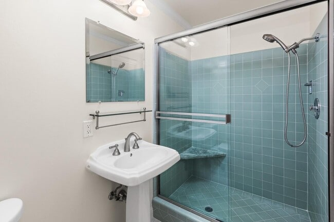 Building Photo - 27696 Vogue Ct