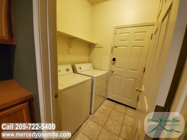 Building Photo - Hunters Village Phase 2. Do not disturb tenants.