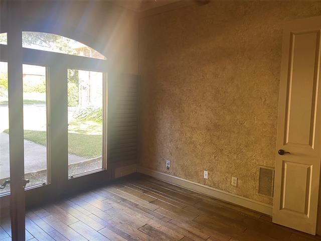 Building Photo - 14 Tennis Village Dr