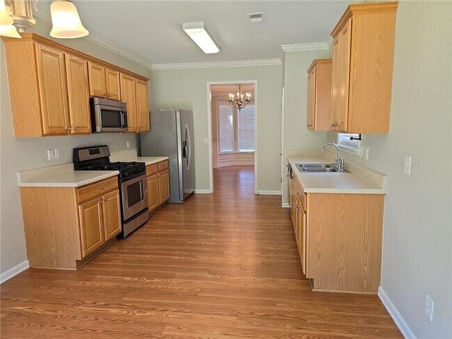 Building Photo - 807 Slope Creek Way