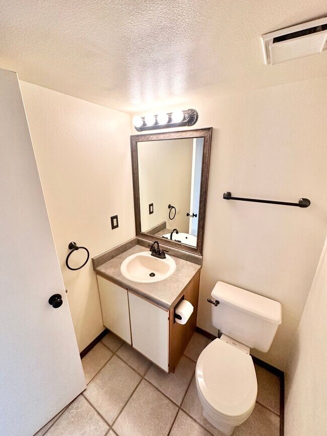 Building Photo - Beautiful home on Sausalito for rent!