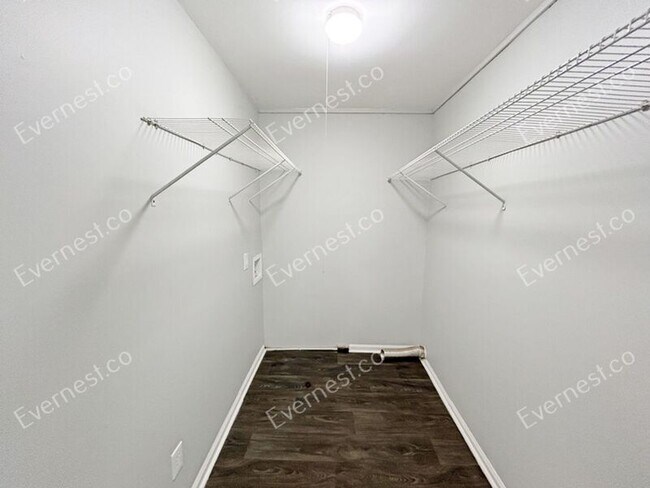 Building Photo - 2463 Montezuma Cir