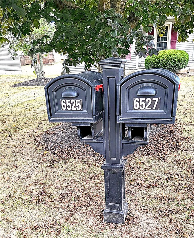 Building Photo - 6525 Blossomwood Cir NE