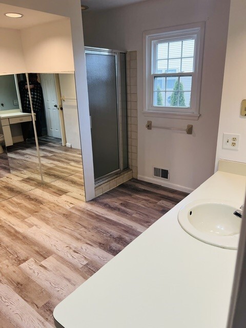 Building Photo - 205 Lac Kine Dr