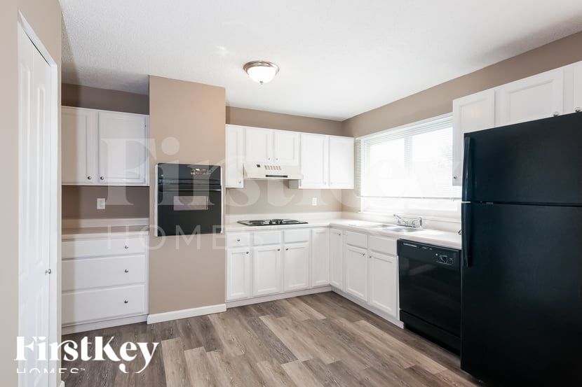 Building Photo - 9553 Winkler Dr