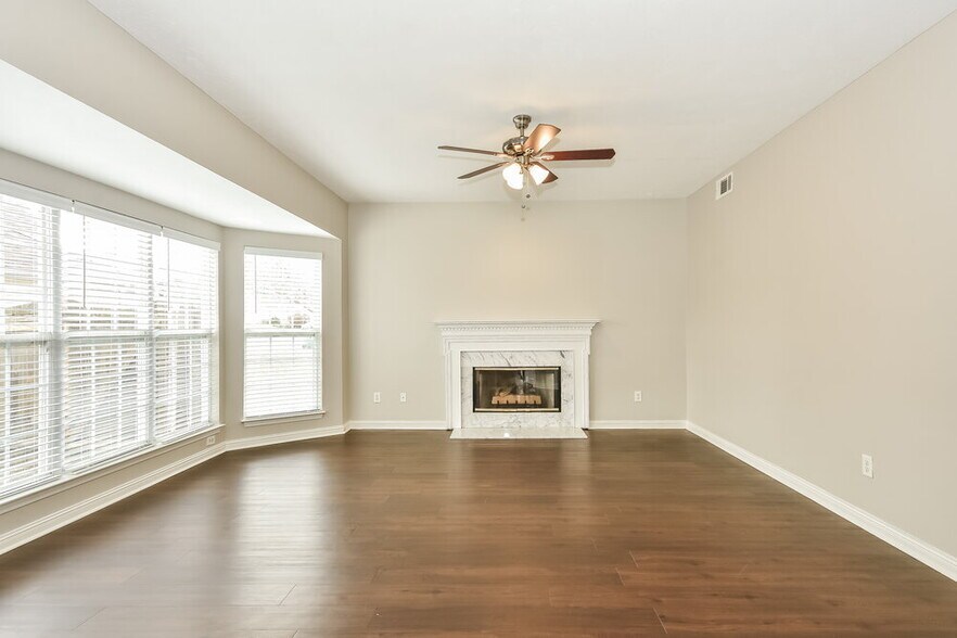 Building Photo - 601 Mable Dr
