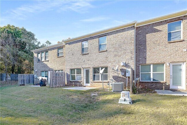 Building Photo - 4003 Labrador Way