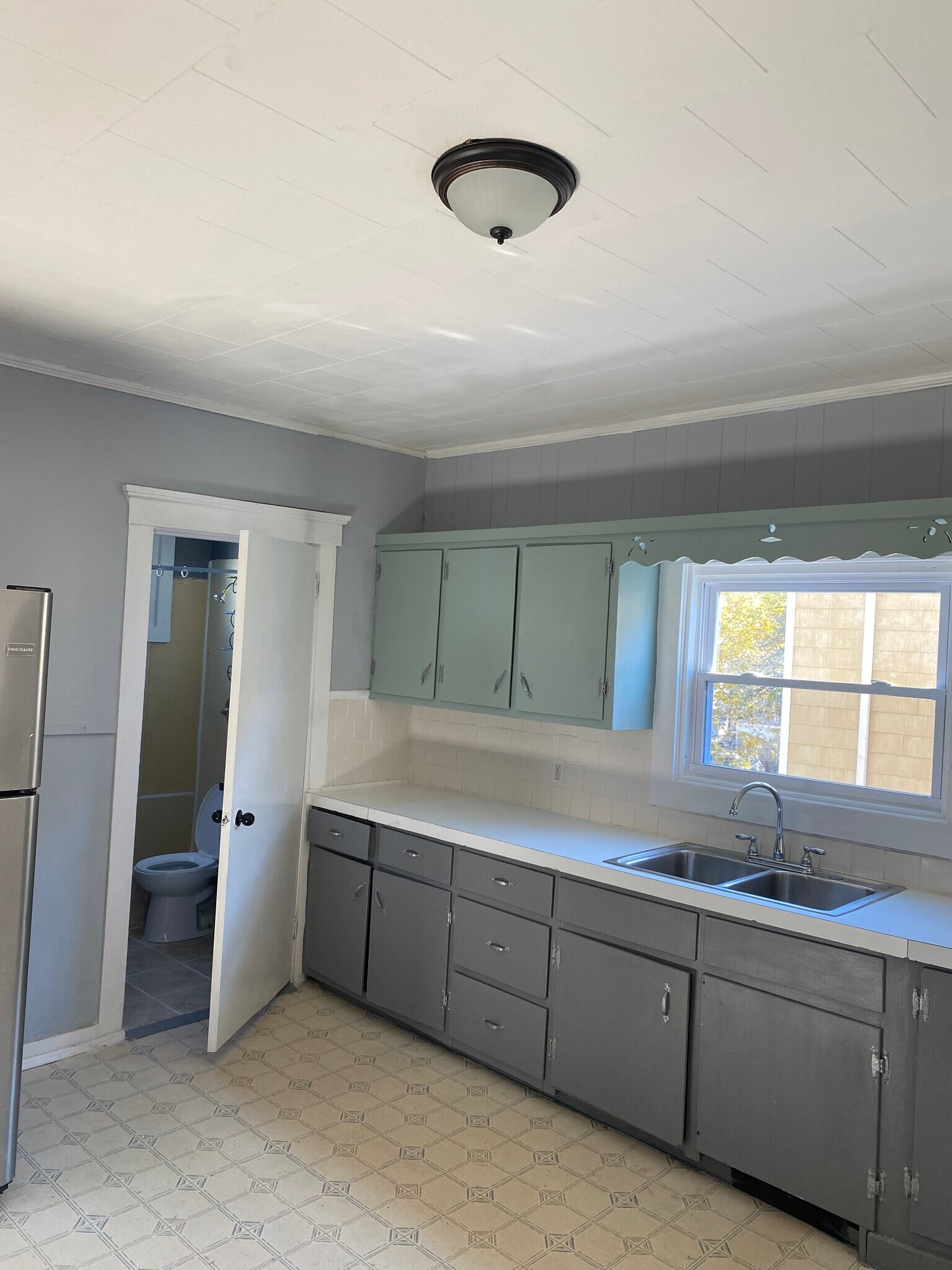 Building Photo - 128 Purchase St