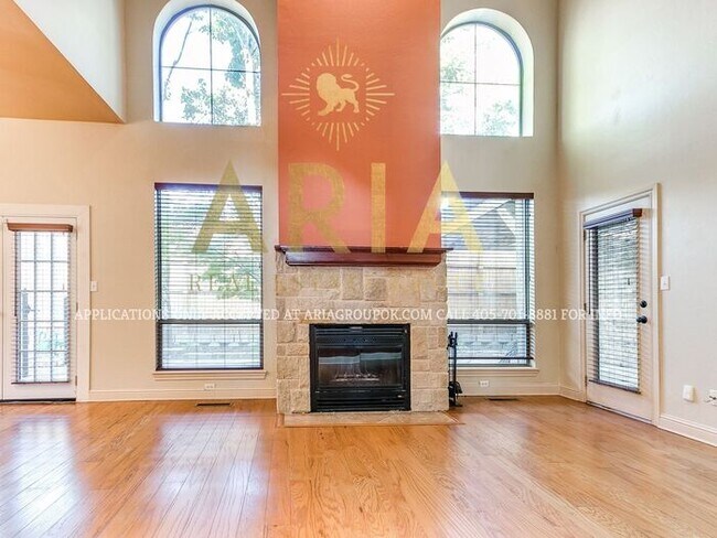 Building Photo - STUNNING 3 BED/2.5 BATH BROOKHAVEN DUPLEX!...