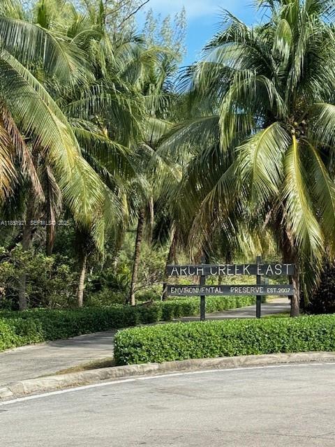 Building Photo - 2425 NE 135th St