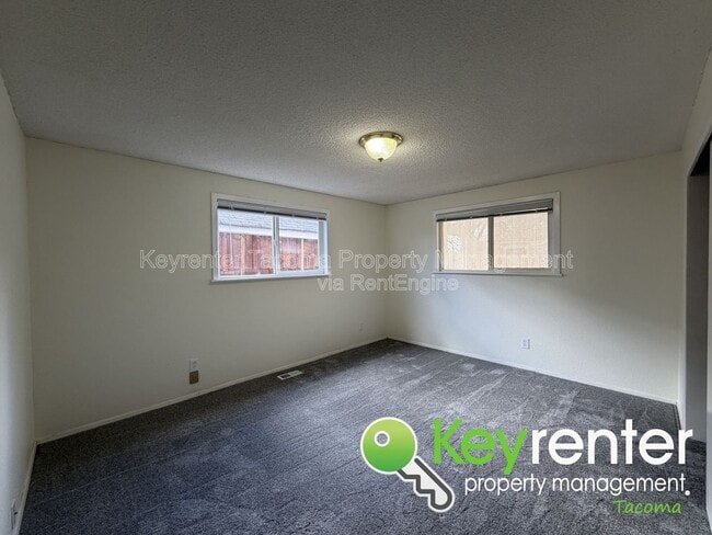 Building Photo - 4902 N 16th St