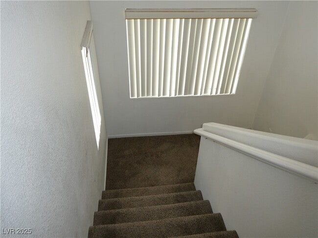 Building Photo - 109 Restful Crest Ave