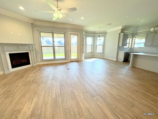 Building Photo - EXQUISITE HOME IN ST. CHARLES COURT OF NOR...