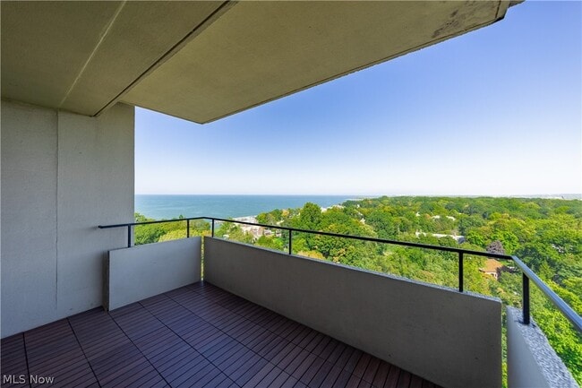 Building Photo - 1 Lakeshore Blvd