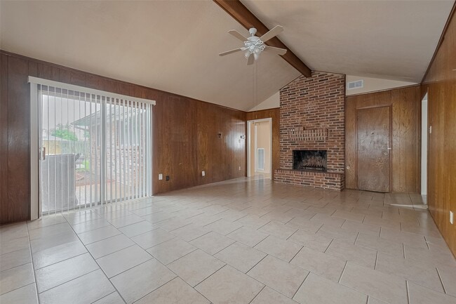 Building Photo - 9126 Willow Meadow Dr