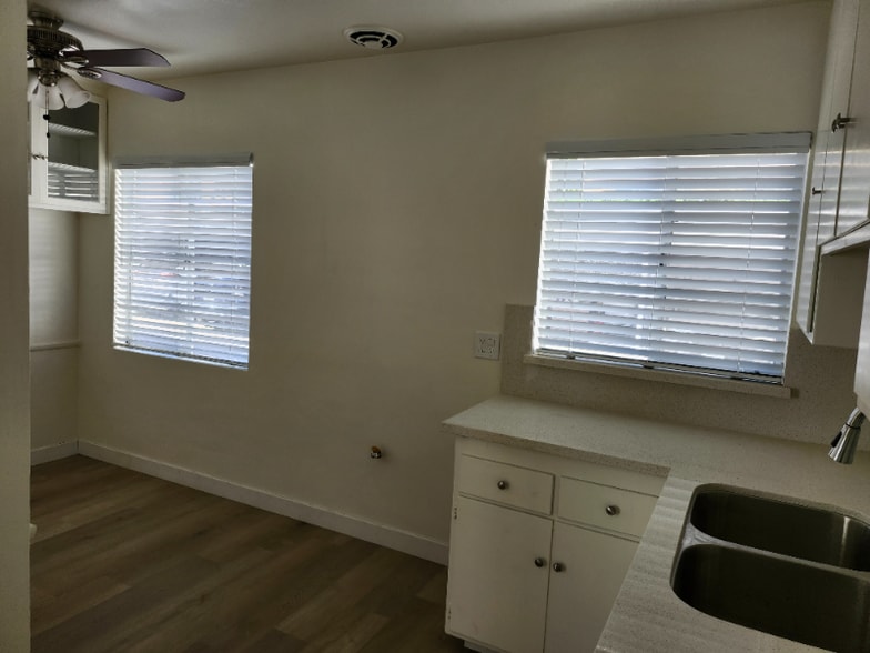 Building Photo - 1339 N Vista St