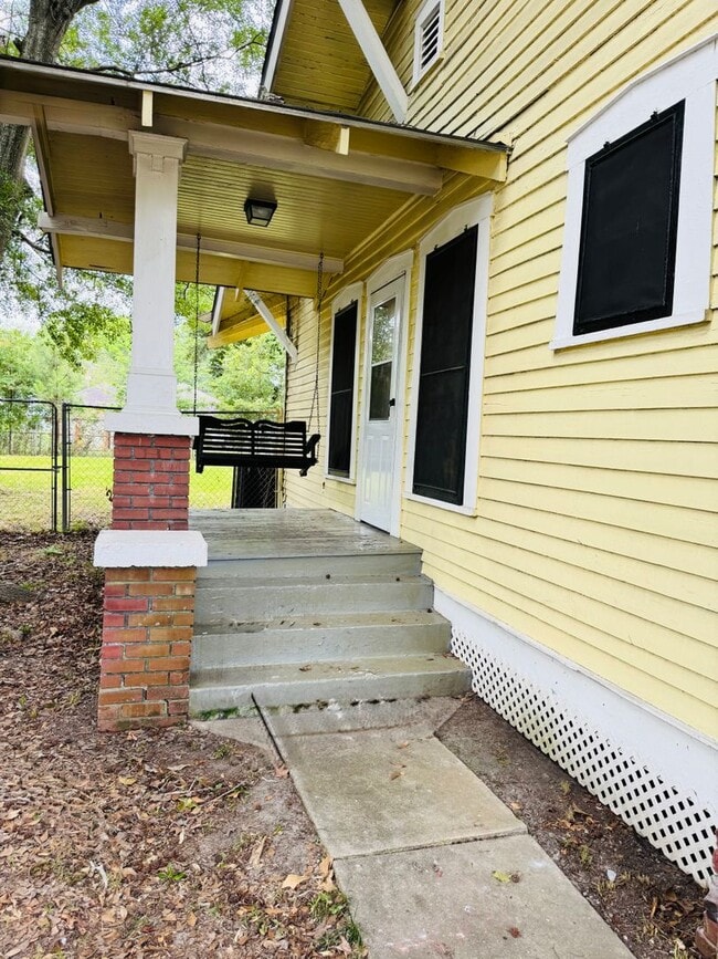 Building Photo - 3648 Evangeline St