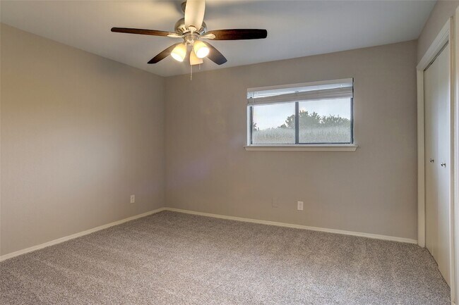 Building Photo - 711 Wolftrap Dr