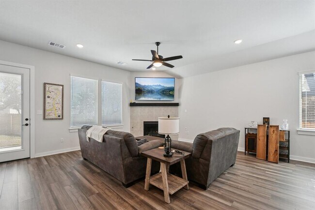 Building Photo - 292 Big Banyan Dr