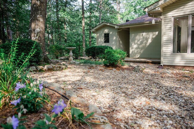 Building Photo - Up to a 2 year lease at this Beautiful 3 bed, 2 bath!!!!