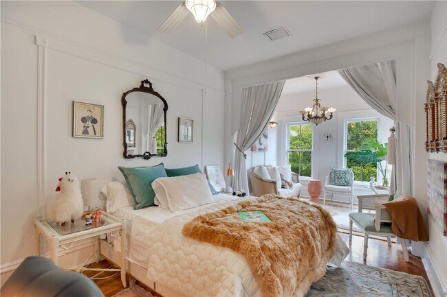 Building Photo - Queen Anne Victorian Estate