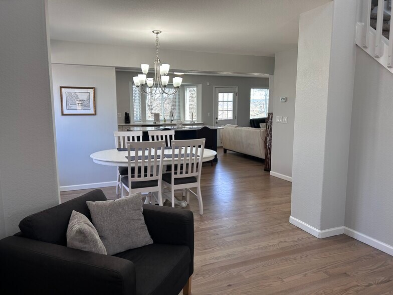 Building Photo - 4922 N Silverlace Dr