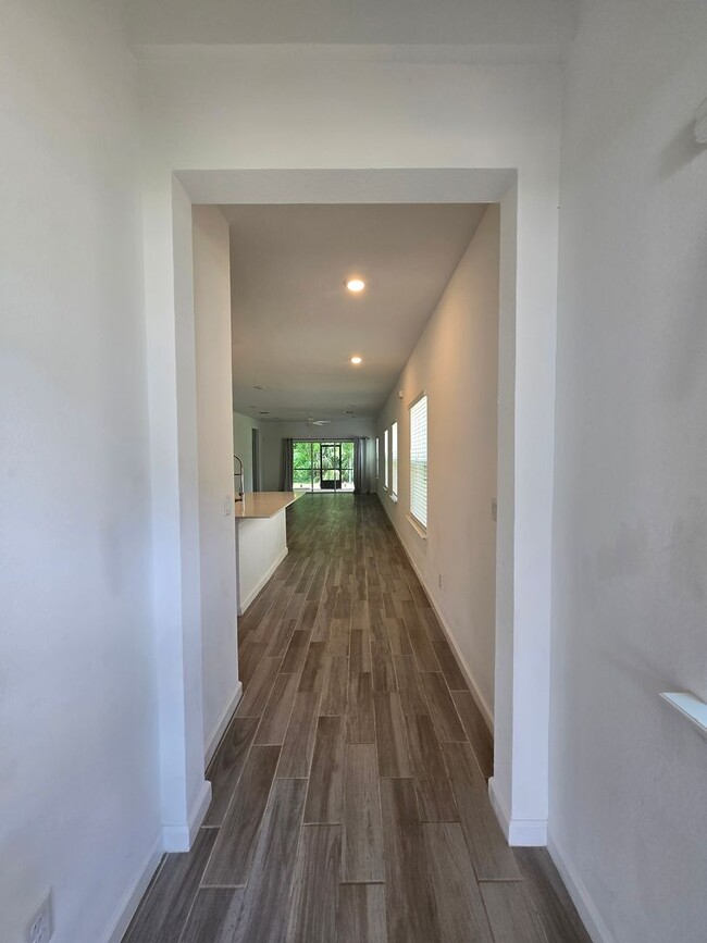 Building Photo - Beautiful 3-Bed, 2.5-Bath home in Tara Lane