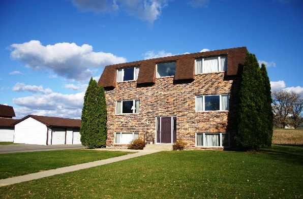 Primary Photo - Pleasantview Apartments