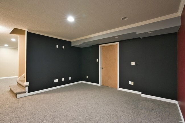 Building Photo - 625 Perolla Dr