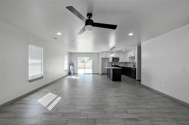 Building Photo - 1717 Breckenridge Dr