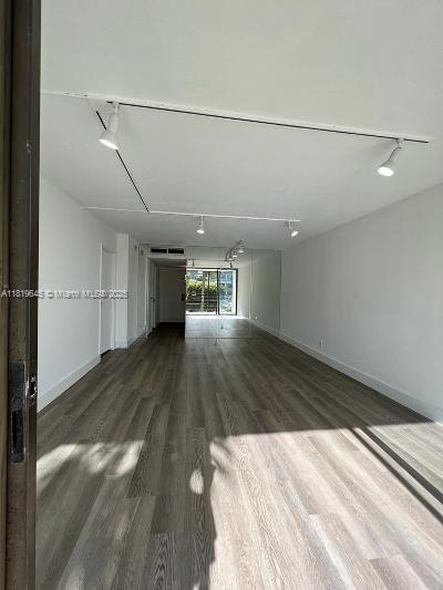Building Photo - 20500 W Country Club Dr