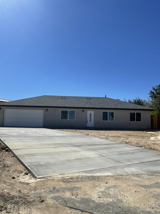Primary Photo - 21601 Garibaldi Ct