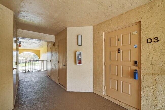 Building Photo - 812 Sky Pine Way