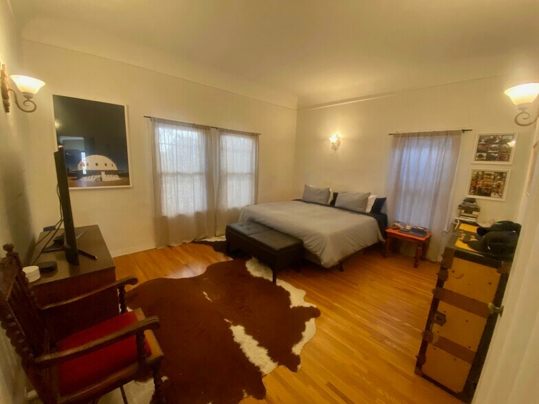 Master bdrm - 1622 Delta St