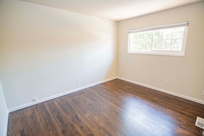 Building Photo - 4384 Camden Ave