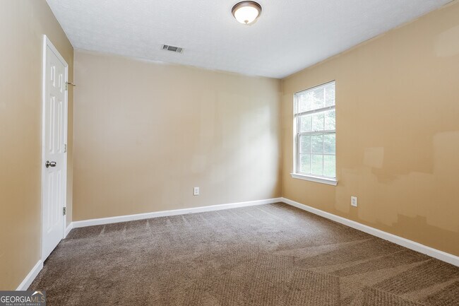 Building Photo - 1050 Trotters Farm Rd
