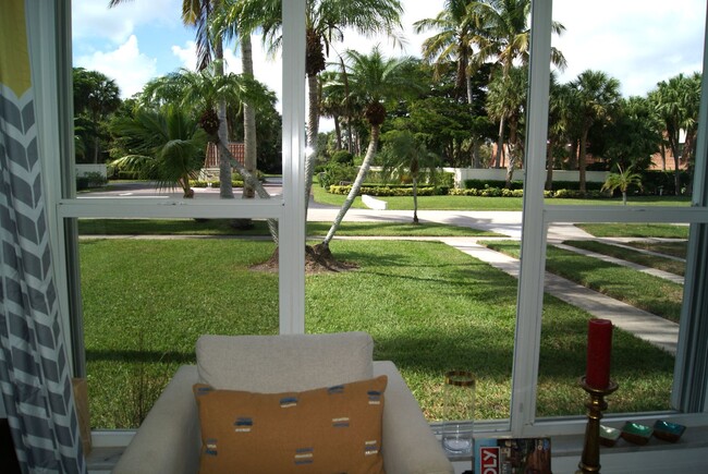 Building Photo - Sandpiper area of Pt St Lucie  Furnished 2...