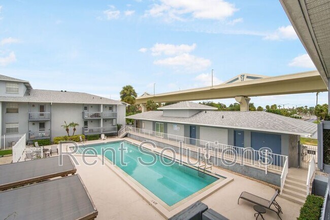 Building Photo - 4928 W Gandy Blvd