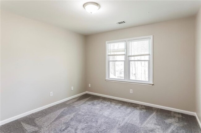 Building Photo - 2090 Breconridge Dr S W