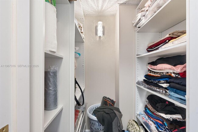 Building Photo - 1985 S Ocean Dr