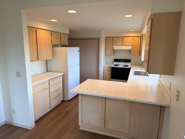 Building Photo - r286