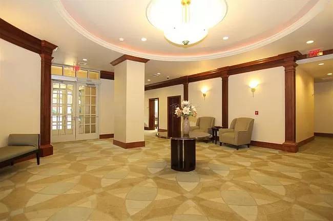 Building Photo - 360 W Washington Ave