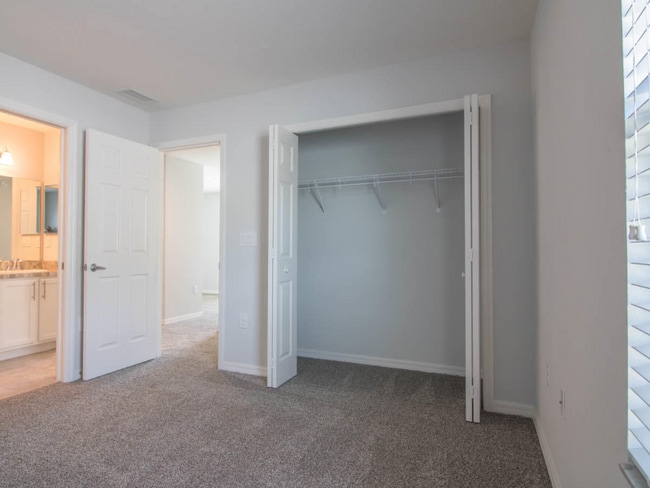 Building Photo - 1074 Grantham Dr